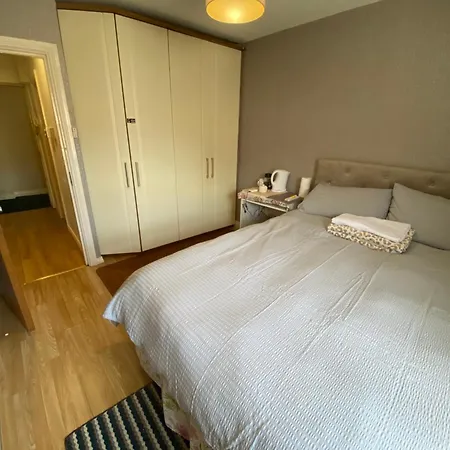 Utopia Retreat - Enchanted In دبلن